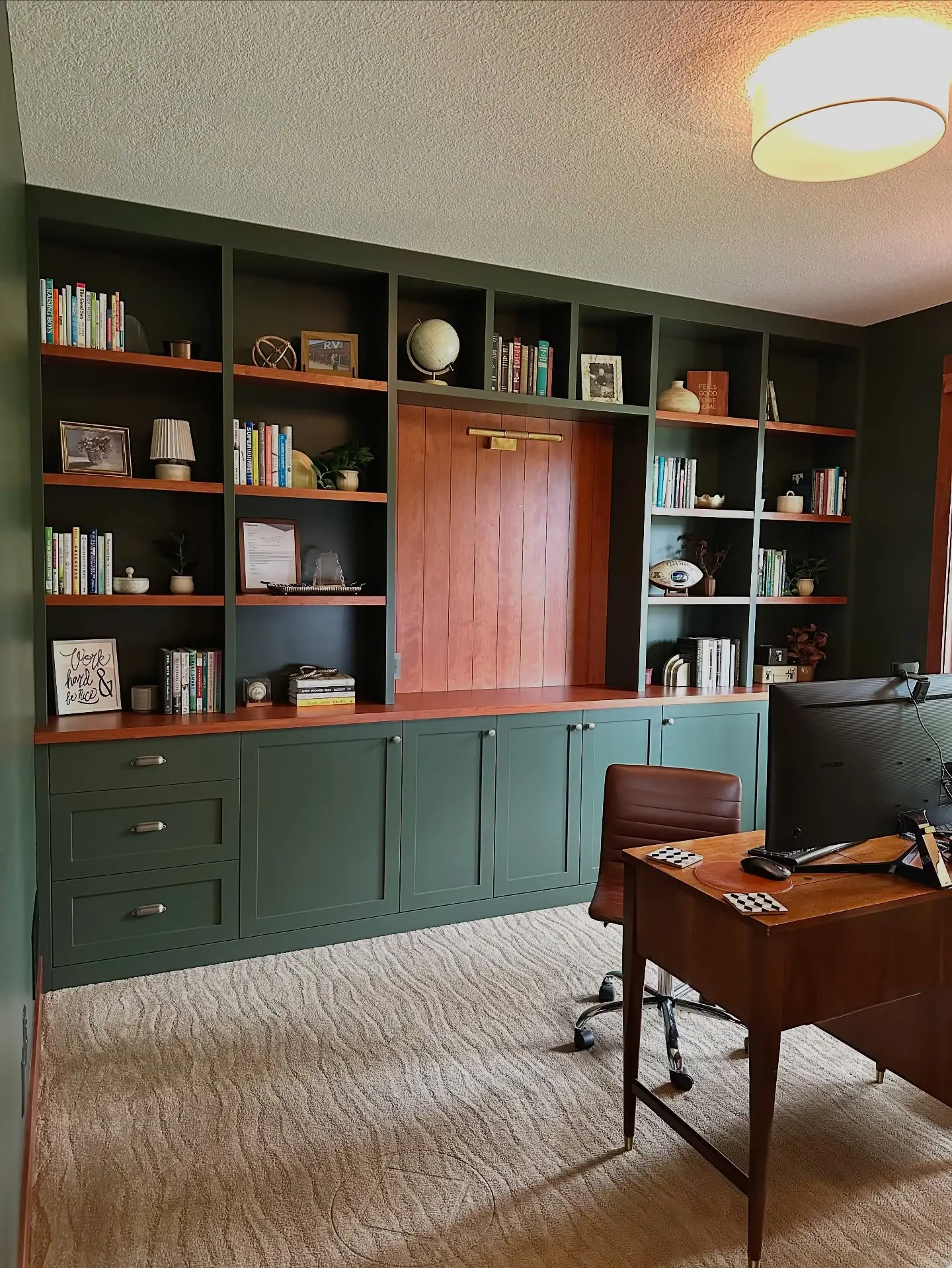 5 Common Home Office Mistakes Custom Built-Ins Can Solve