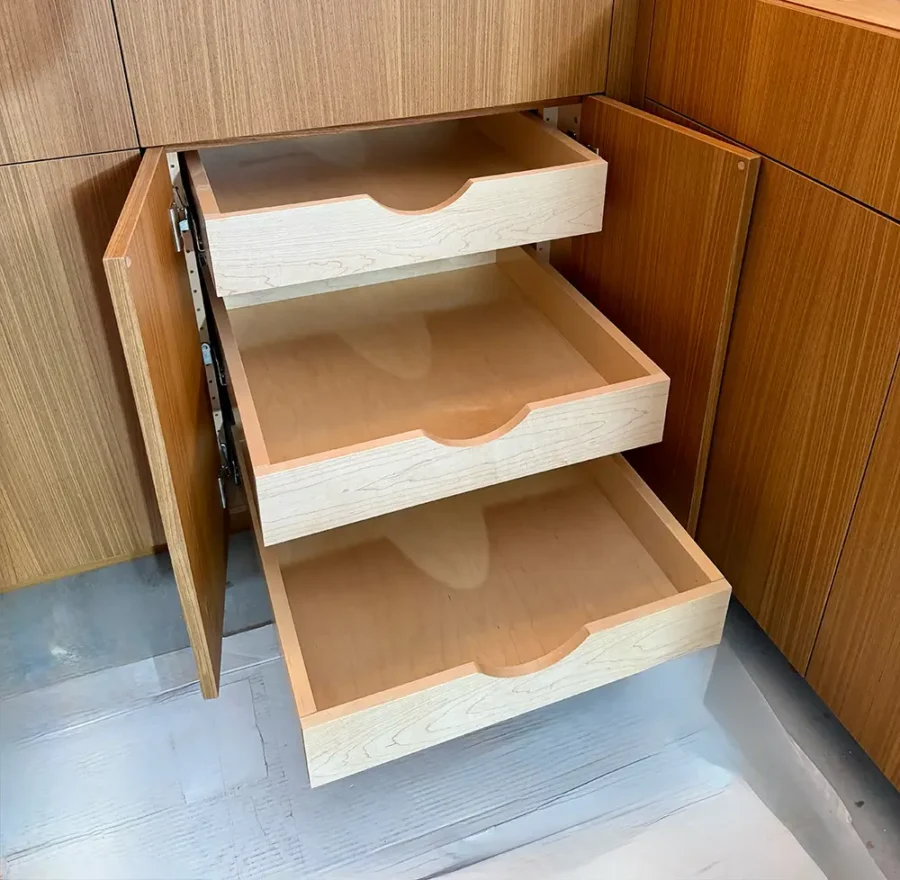 Home office built-ins for Edina remote workers: layouts that fit the room